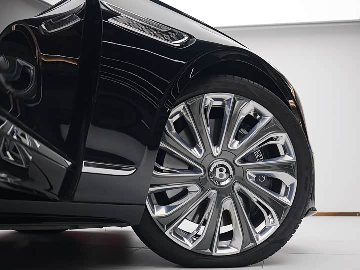Bentley Flying Spur — фото 4