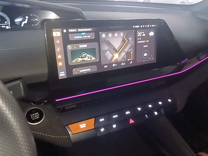 Changan UNI-V 2024 1.5 T Sport — фото 13