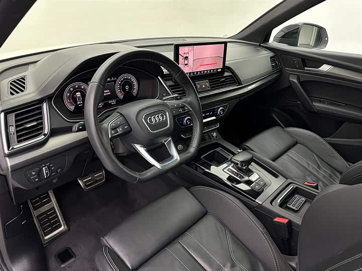 Audi Q5L 2023 40 T — фото 16