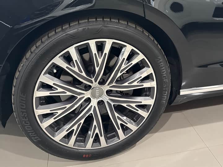 Audi A8 2019 Plus A 8 L 55 TFSI quattro Luxury — фото 5