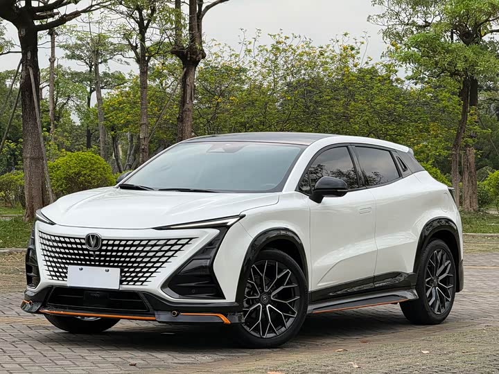 Changan UNI-T 2022 1.5 T Premium — фото 1