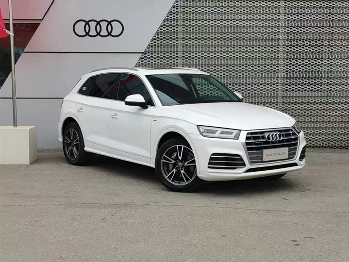 Audi Q5L 2018 40 TFSI V — фото 3