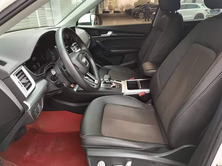 Audi Q5L 2018 40 TFSI V — фото 10