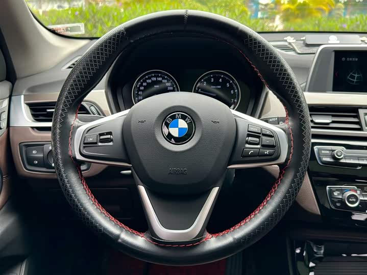 BMW X1 2019 s Drive 18 Li — фото 21