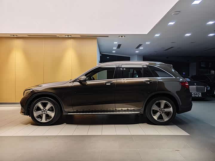 Mercedes-Benz GLC 2017 GLC 260 4 MATIC Luxury — фото 6