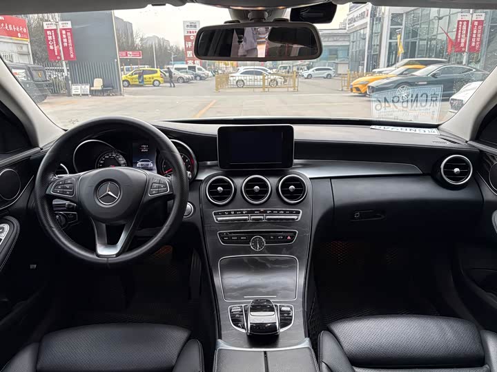 Mercedes-Benz C-Class 2018 C 200 L — фото 13