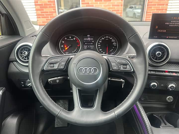 Audi Q2L 2024 35 TFSI — фото 10