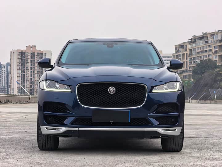 Jaguar F-PACE 2018 2.0 T 4 WD — фото 2