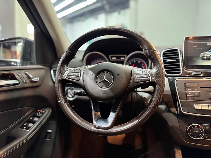 Mercedes-Benz GLE 2015 GLE 400 4 MATIC — фото 10