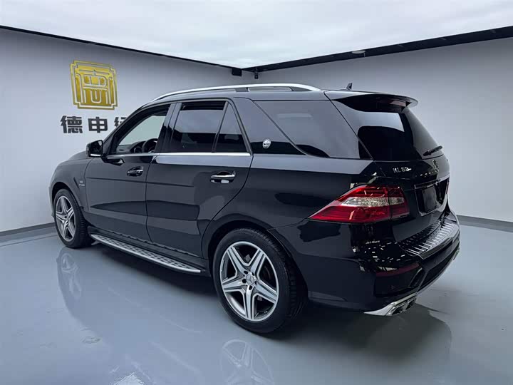 Mercedes-Benz M-Class 2015 AMG ML 63 — фото 4