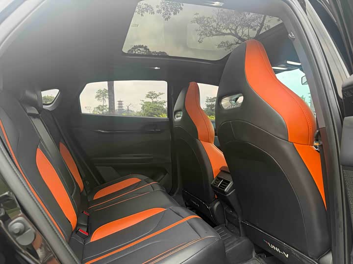 Changan UNI-V 2024 1.5 T Sport — фото 6