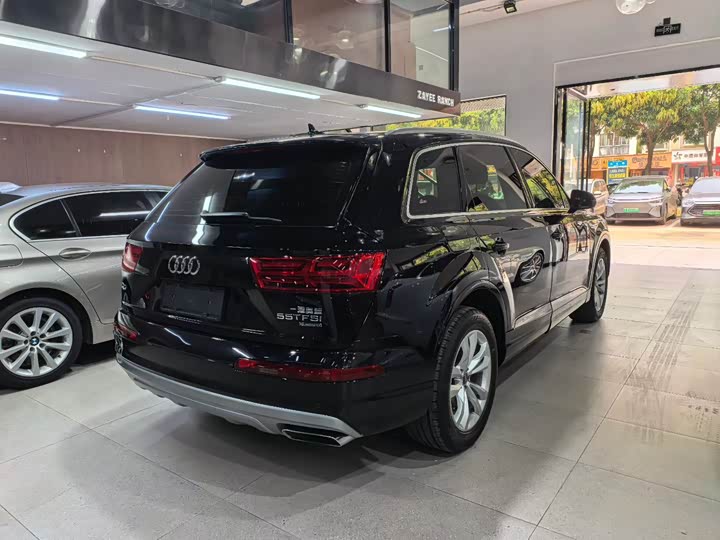 Audi Q7 2018 40 TFSI Comfort — фото 8
