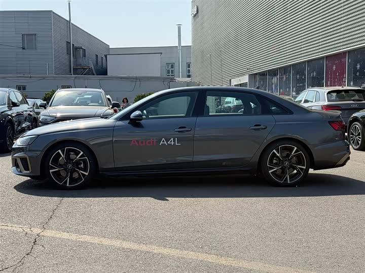 Audi A4L 2024 40 TFSI quattro RS — фото 2