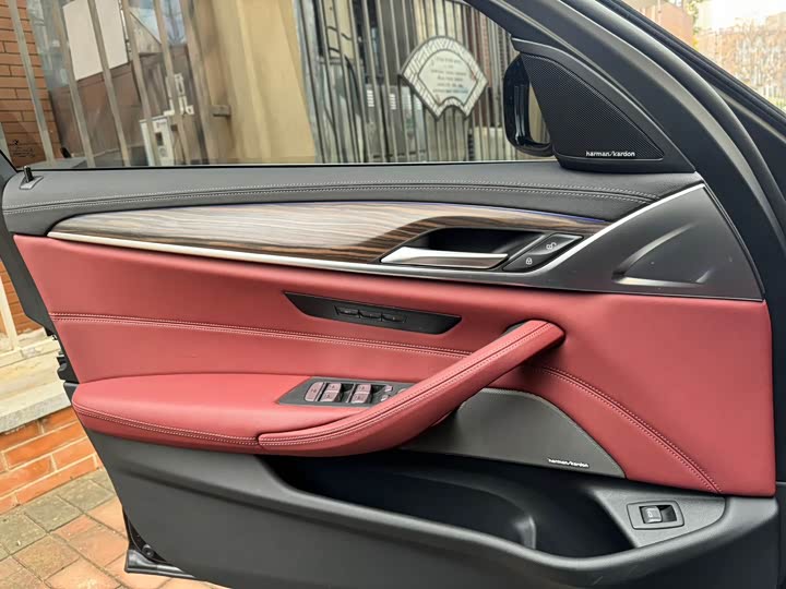 BMW 5-Series 2023 530 Li Leading M — фото 9