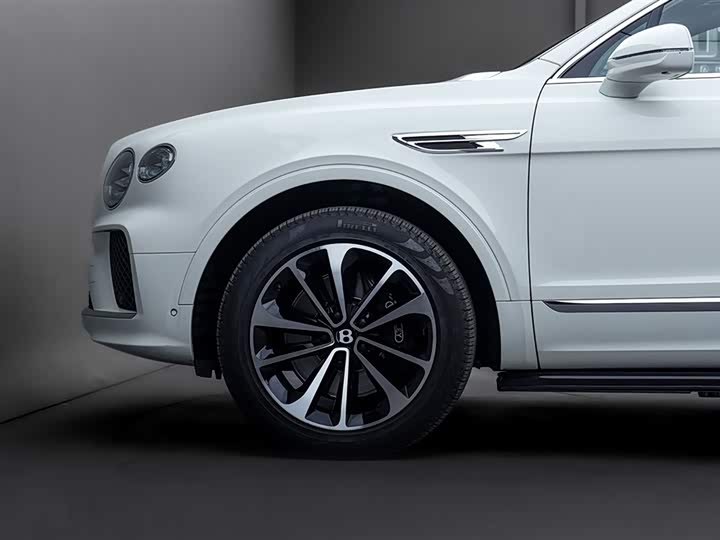 Bentley Bentayga — фото 5