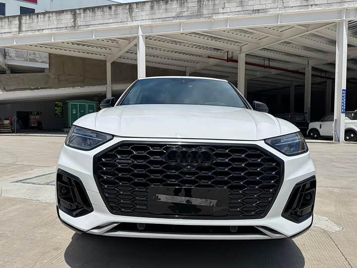 Audi Q5L Sportback 2024 40 TFSI — фото 2