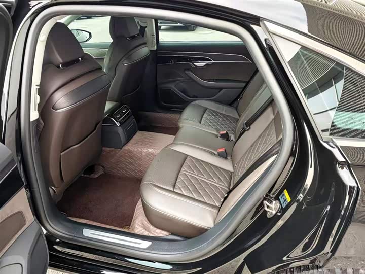 Audi A8 2021 A 8 L 50 TFSI quattro Comfort — фото 8