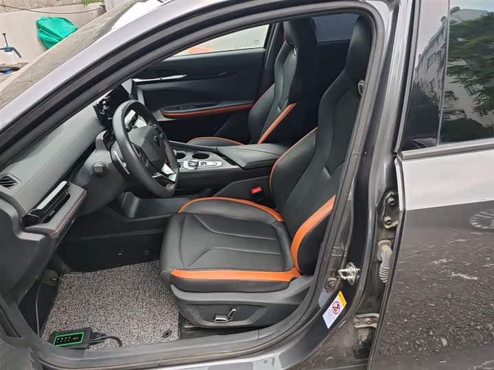 Changan UNI-V 2023 1.5 T Premium — фото 15
