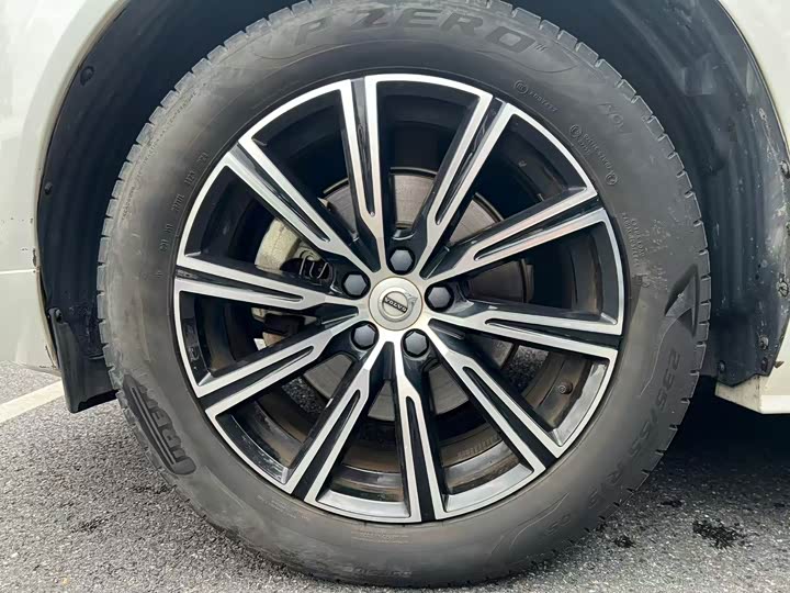Volvo XC60 2021 T 5 4 WD — фото 8