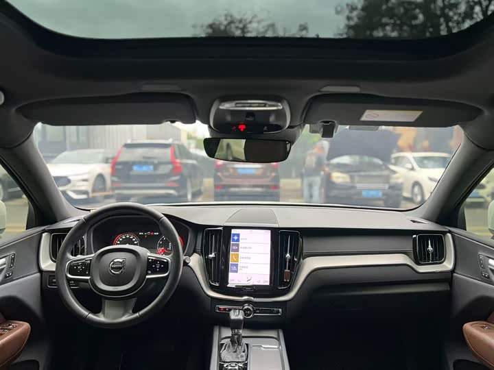 Volvo XC60 2021 T 5 4 WD — фото 7