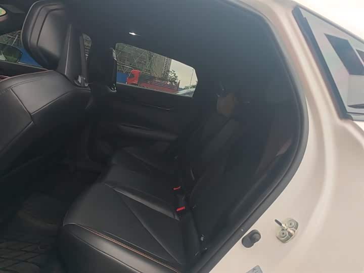 Changan UNI-V 2022 1.5 T Premium — фото 17