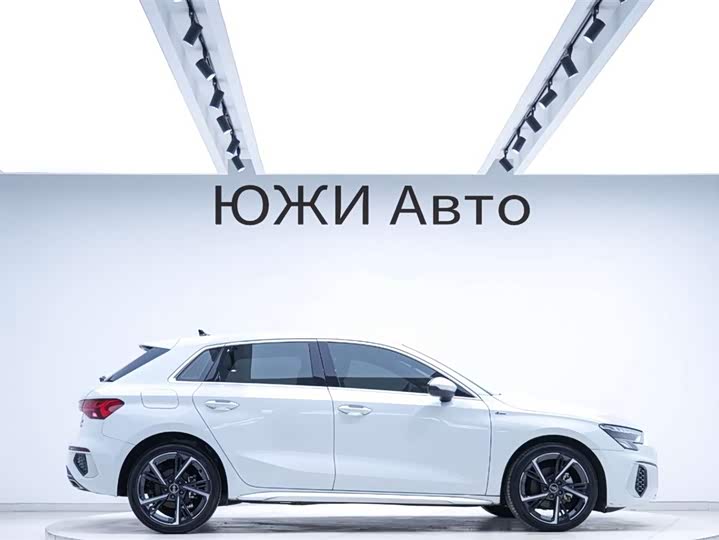 Audi A3 2023 Sportback 35 TFSI Sport — фото 4