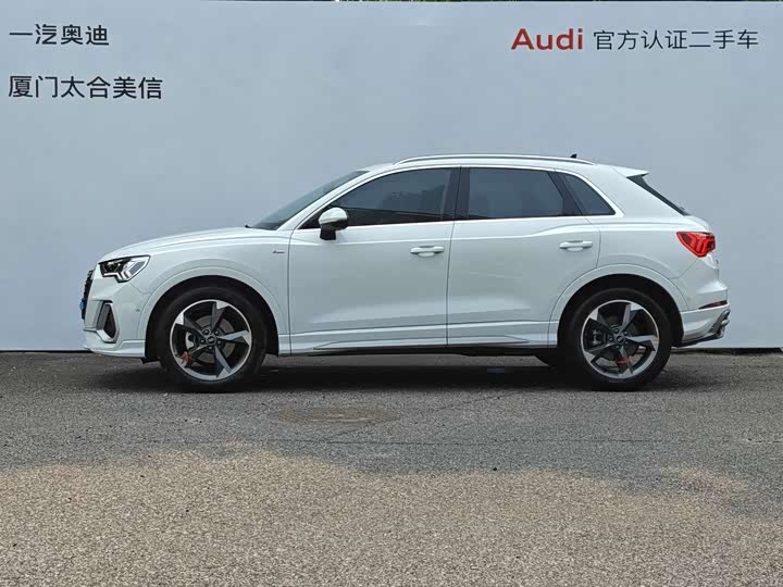Audi Q3 2023 35 TFSI (1.5 T) — фото 2