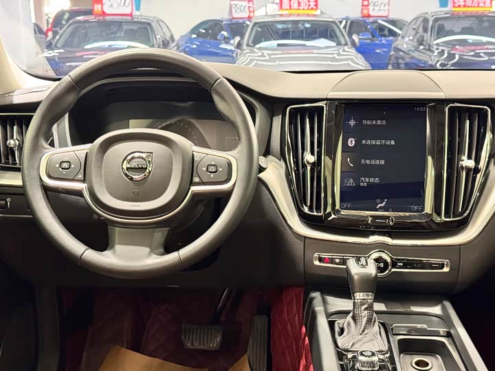Volvo XC60 2019 T 5 4 WD V — фото 15