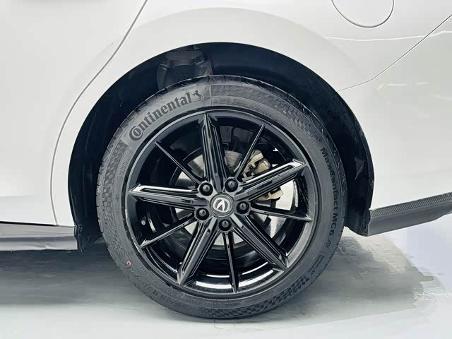 Changan UNI-V 2023 1.5 T Premium — фото 18