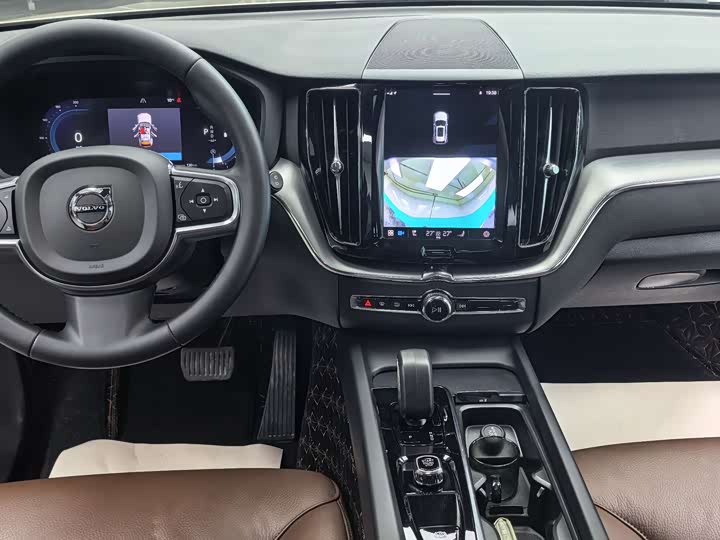 Volvo XC60 2024 B 5 4 WD — фото 14