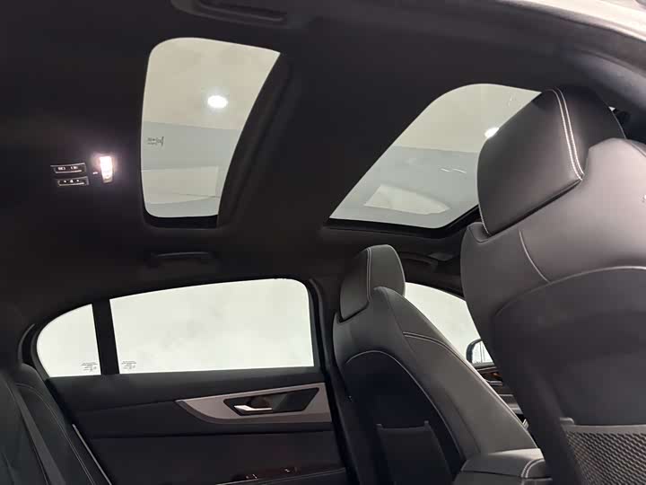 Jaguar XEL 2023 2.0 T 250 PS R-DYNAMIC S — фото 28