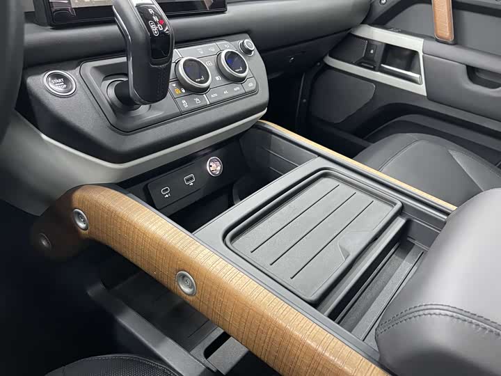 Land Rover Defender — фото 13