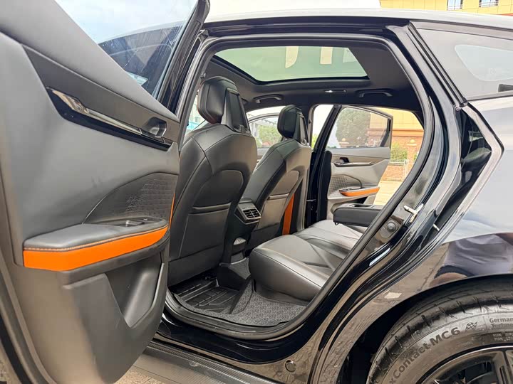Changan UNI-V 2023 1.5 T Premium — фото 16