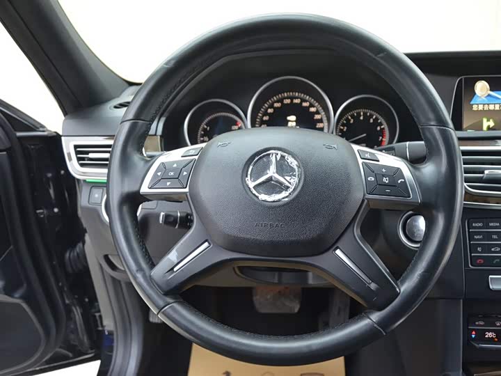 Mercedes-Benz E-Class E 200 L — фото 11