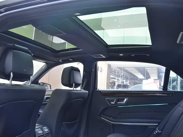 Mercedes-Benz E-Class E 200 L — фото 15