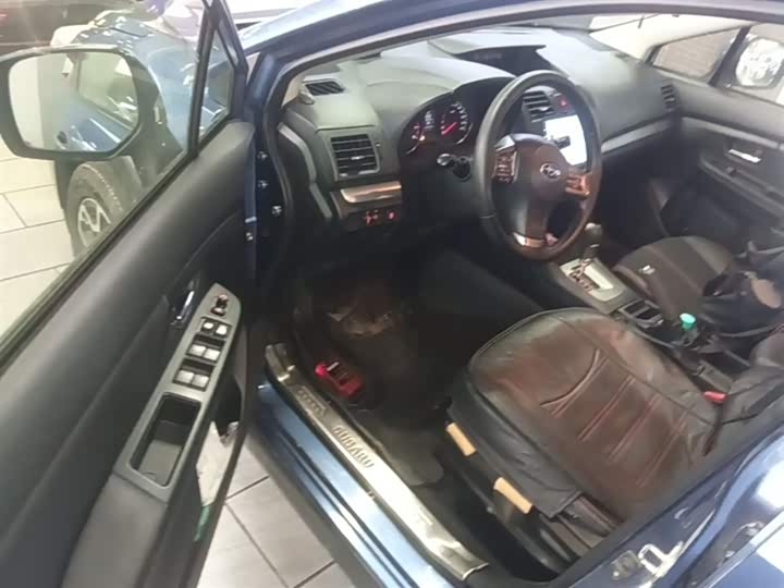 Subaru XV 2014 2.0i — фото 16