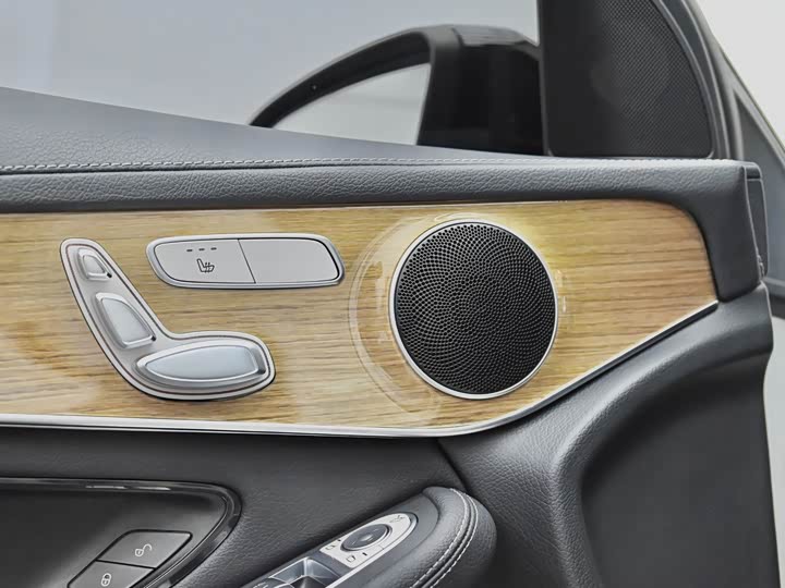 Mercedes-Benz GLC 2019 GLC 260 4 MATIC SUV — фото 20