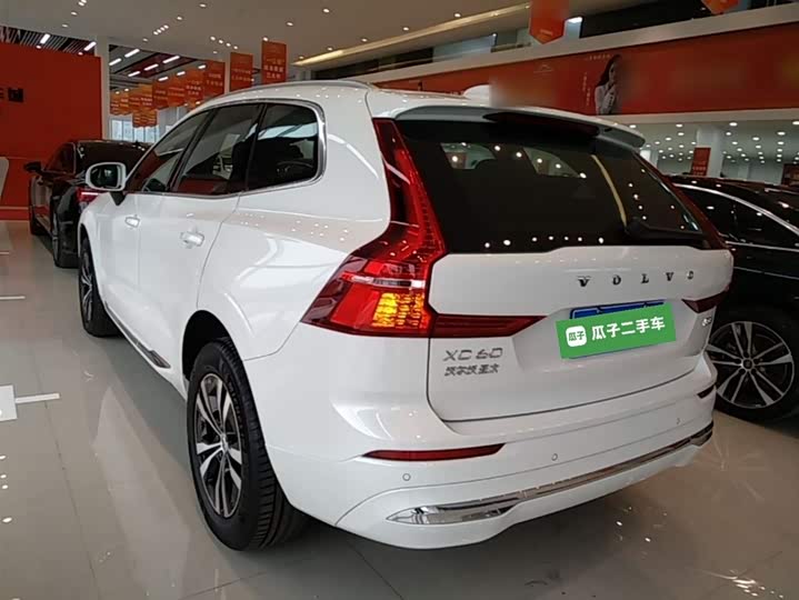 Volvo XC60 2024 B 5 4 WD — фото 5
