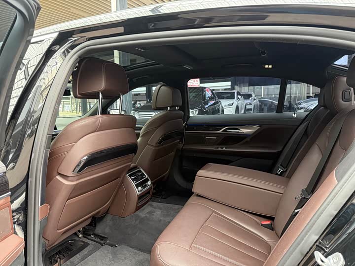 BMW 7-Series 2018 730 Li Leading M — фото 17