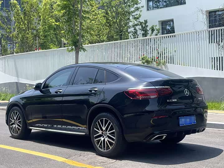 Mercedes-Benz GLC 2020 GLC 300 4 MATIC SUV — фото 7