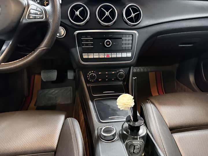 Mercedes-Benz GLA 2017 GLA 220 4 MATIC — фото 16