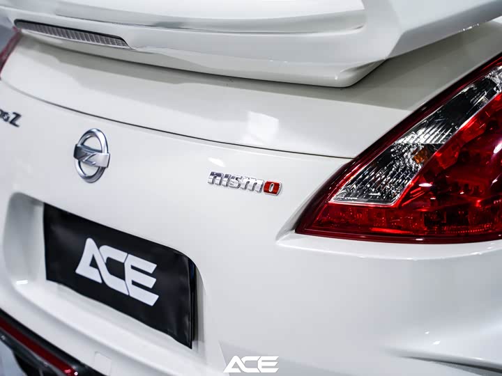Nissan 370 2015 3.7 L NISMO — фото 14