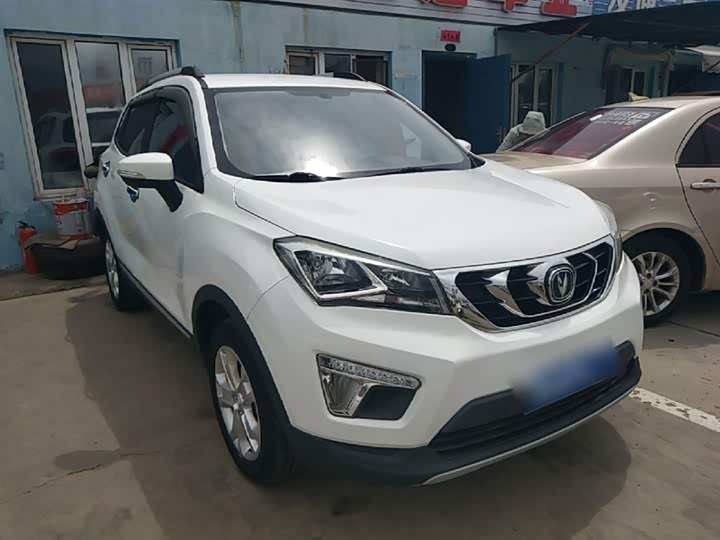 Changan CS15 2016 1.5 L AT — фото 4