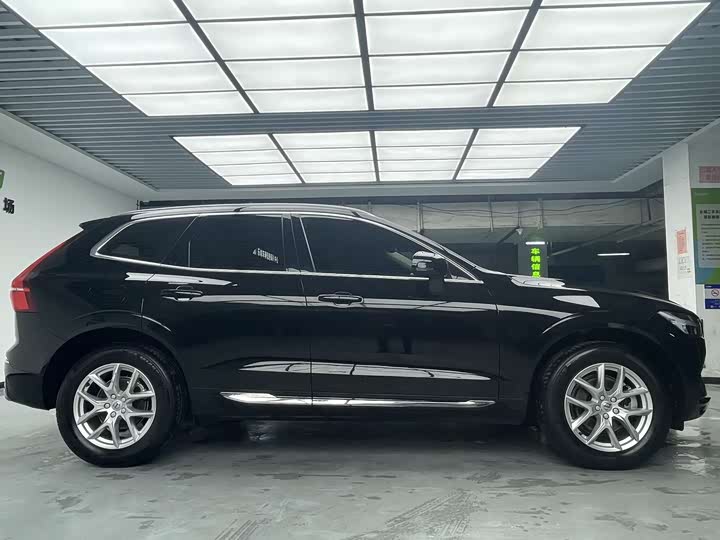 Volvo XC60 2019 T 5 4 WD VI — фото 4