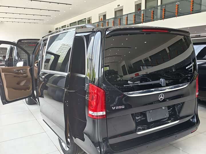 Mercedes-Benz V-Class 2018 V 260 VI — фото 9
