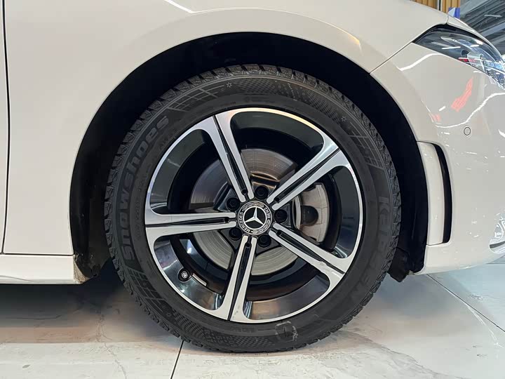 Mercedes-Benz A-Class 2022 A 200 L — фото 7