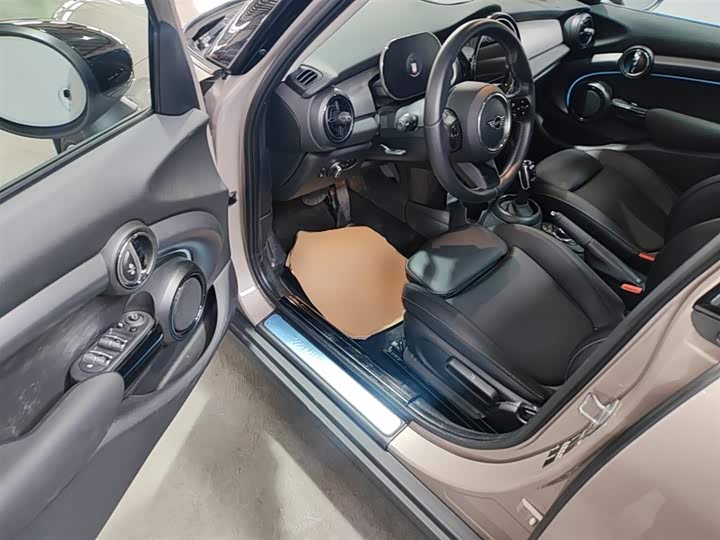 MINI Hatch — фото 16