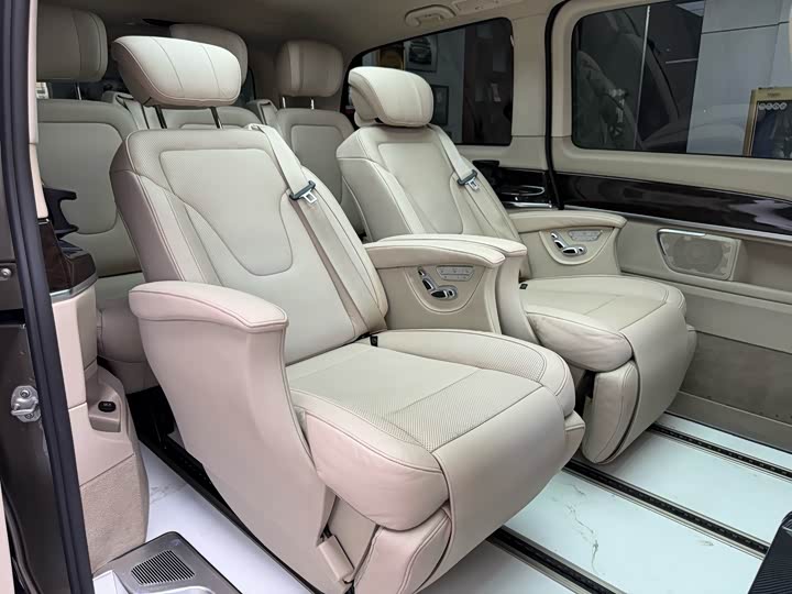Mercedes-Benz V-Class 2017 V 260 — фото 41