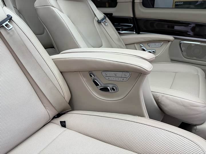 Mercedes-Benz V-Class 2017 V 260 — фото 40