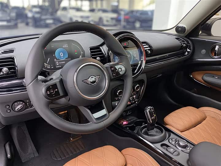 MINI Clubman — фото 9